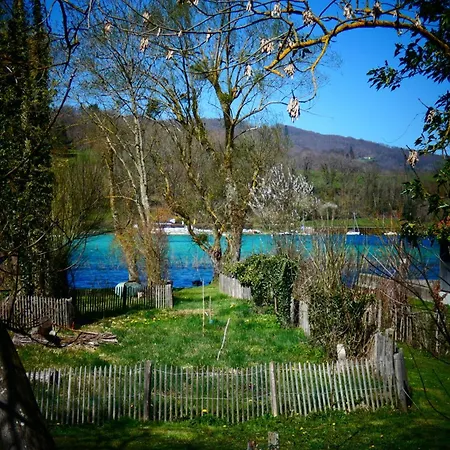 Le Bleu Private On Paladru